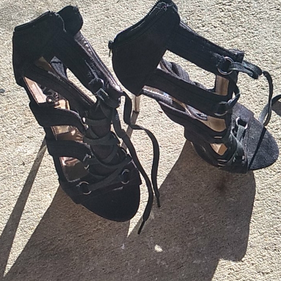 Shoes - Picture 8 of 13